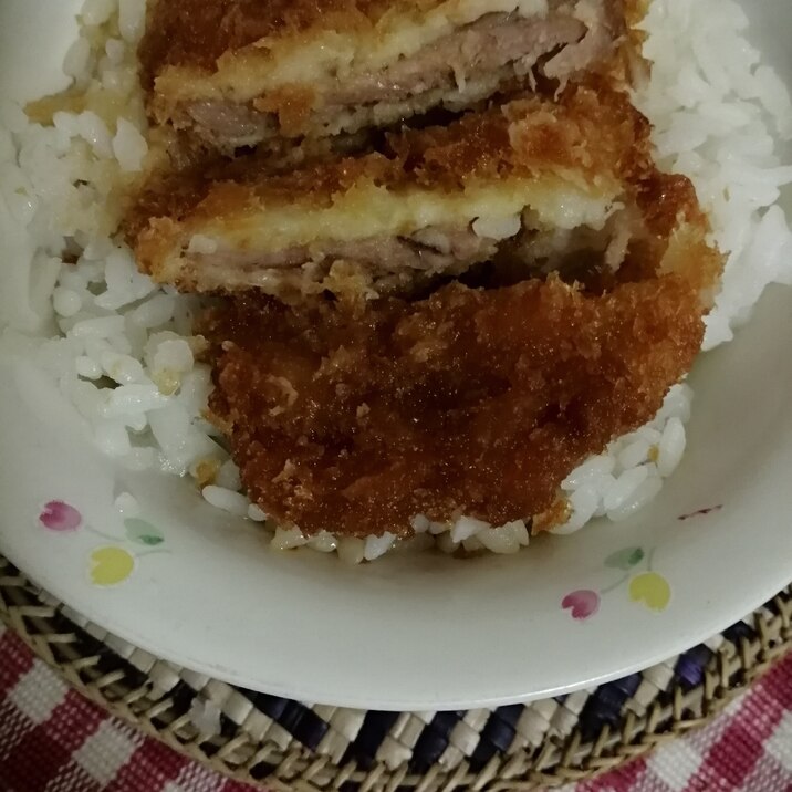 簡単にヒレカツおろし大根めんつゆ丼